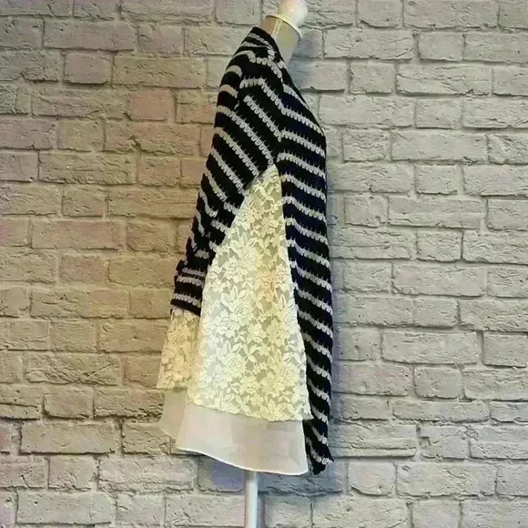 Signature Studio Women's Navy/White Sweater/Cardigan Size Small - Picture 2 of 8